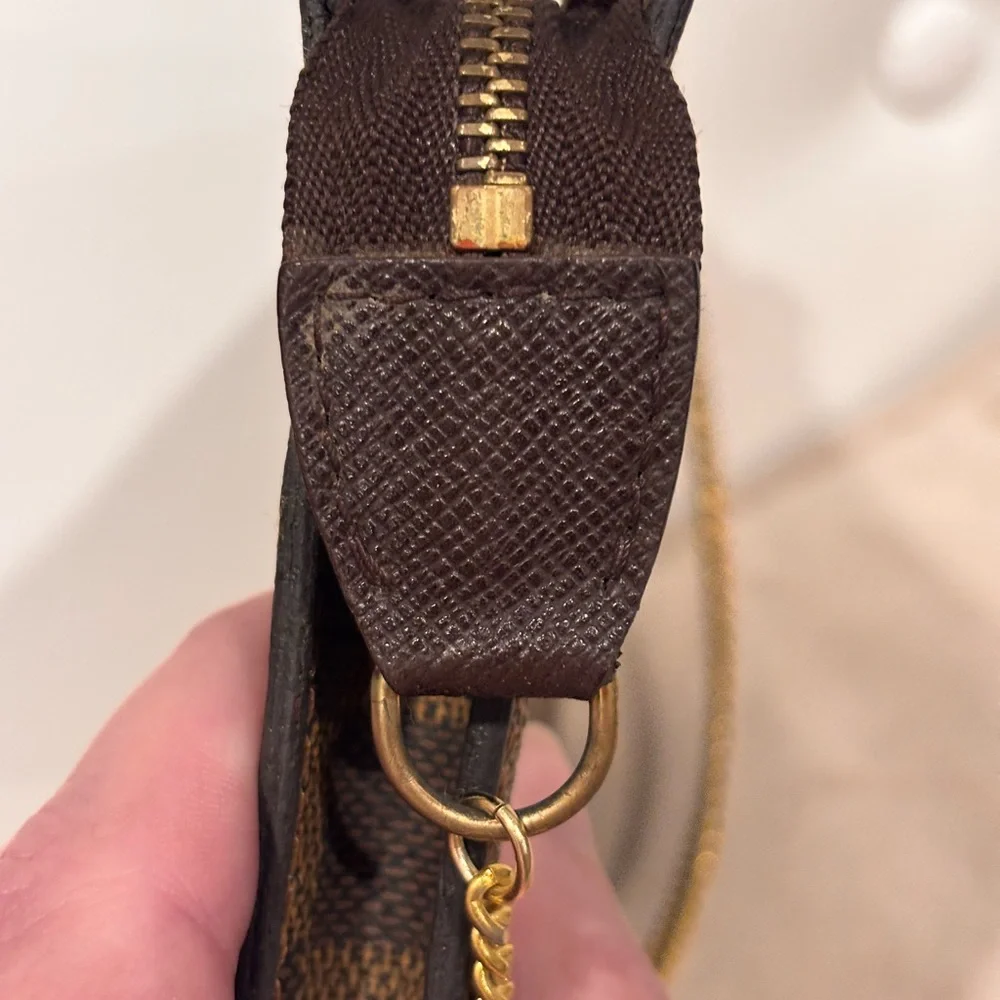 Louis Vuitton LV Damier Ebene Marais Bucket Zip Pouch - Picture 6 of 15